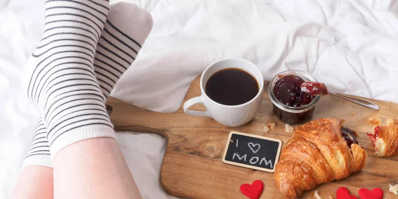 Best Mother's Day Freebies and Restaurants